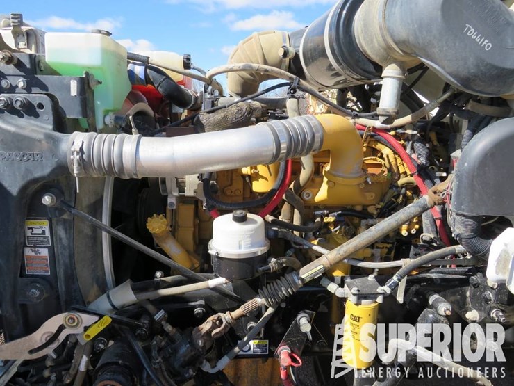 2010-peterbilt-365-image-15