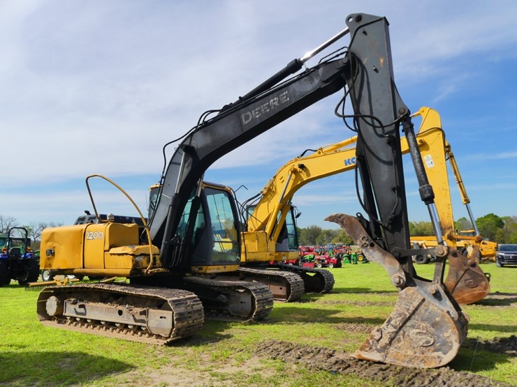 2012-deere-120d-image-1