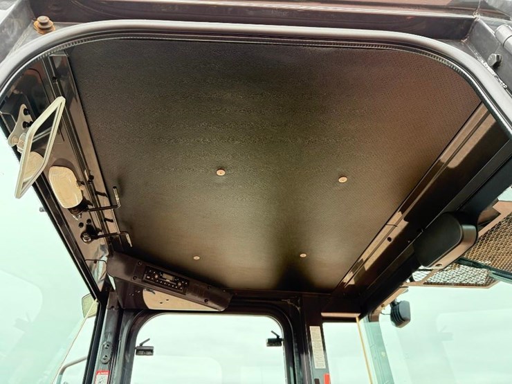 2021-hitachi-zw50-5b-image-46