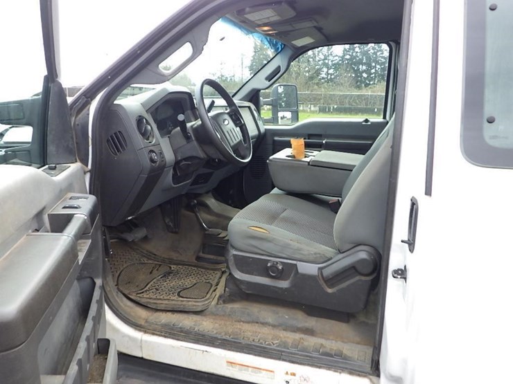 2012-ford-f550-image-24