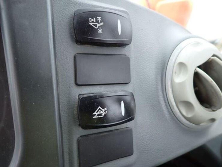 2013-doosan-dl550-3-image-20