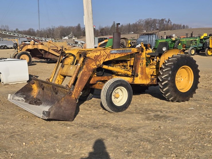 john-deere-300-image-1