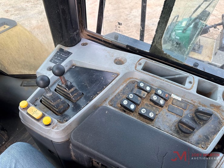 2021-caterpillar-950gc-image-19