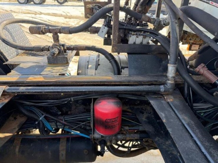 2009-mack-granite-gu813-image-39