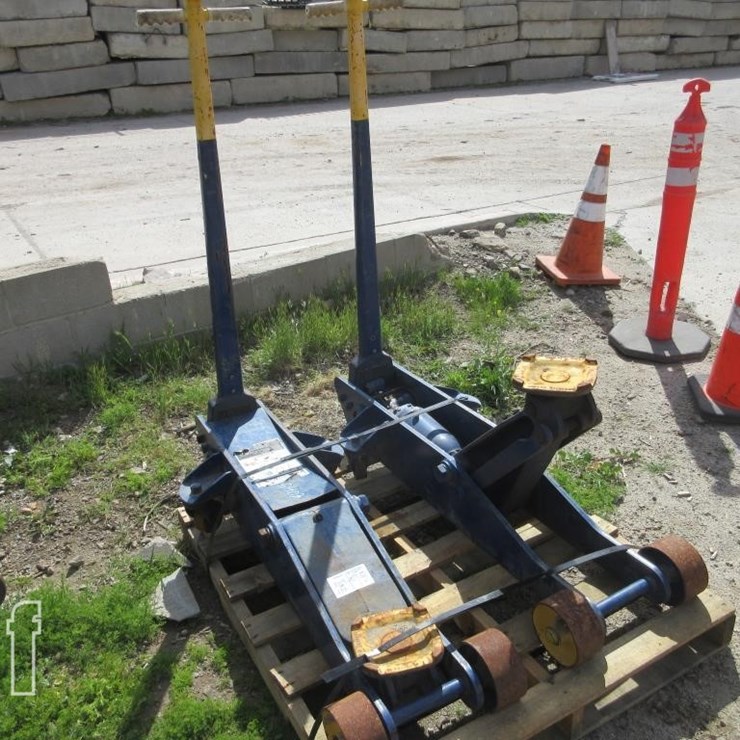 (2) 10-TON HYDRAULIC SERVICE JACKS