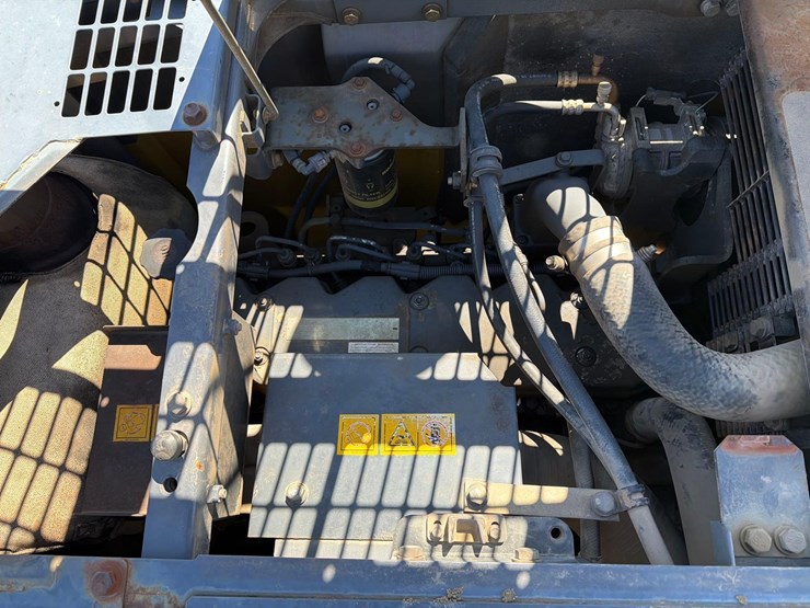 komatsu-pc308us-lc-3-image-26