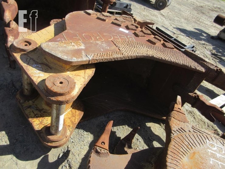 36"-excavator-extreme-duty-tooth-bucket-image-2