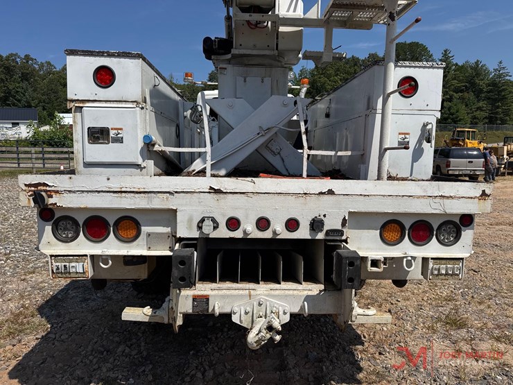 2011-international-7400-image-13