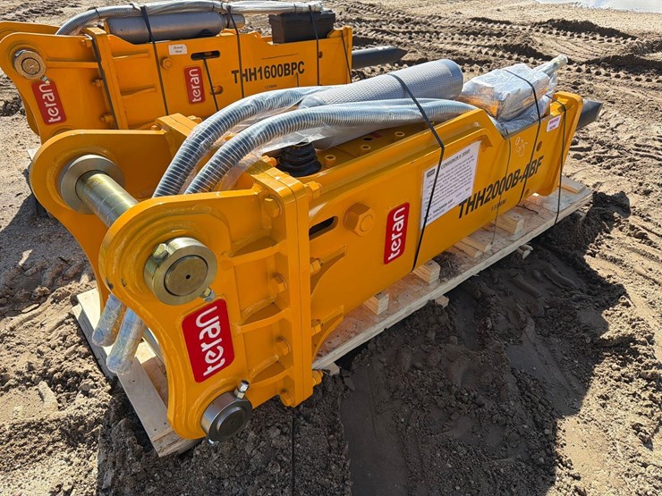 caterpillar-320-image-2