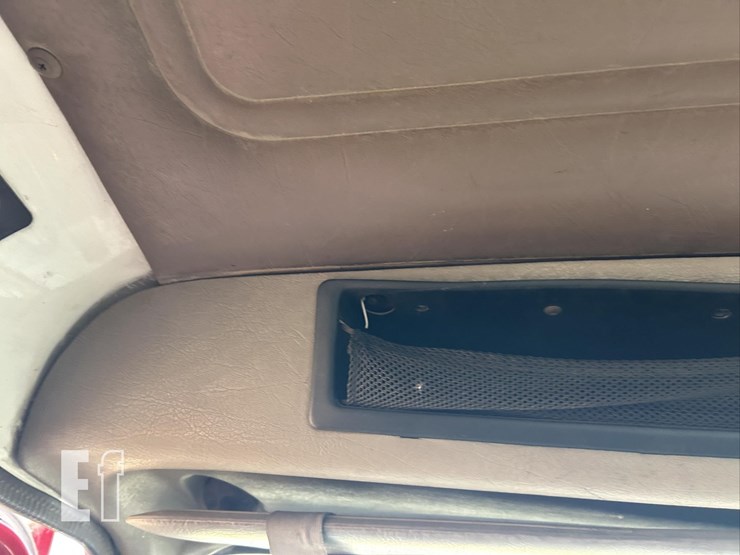 2002-international-4700-image-35