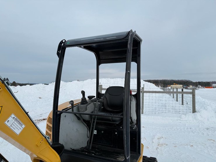 caterpillar-302.7d-cr-image-14