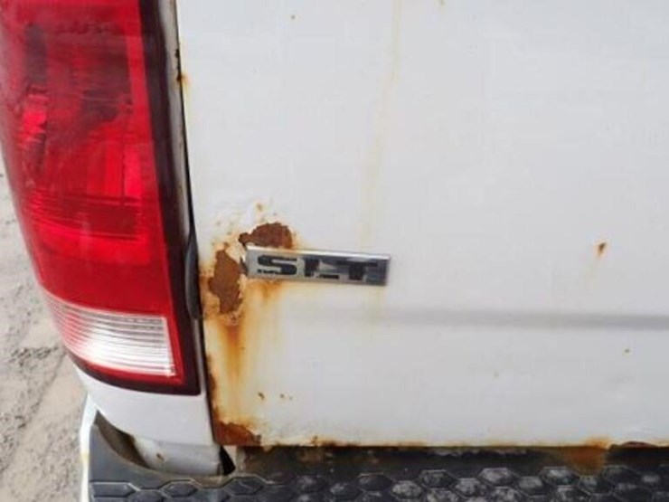 2013-ram-1500-slt-image-61