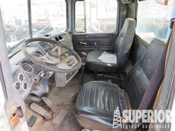 2003-mack-rd688s-image-10