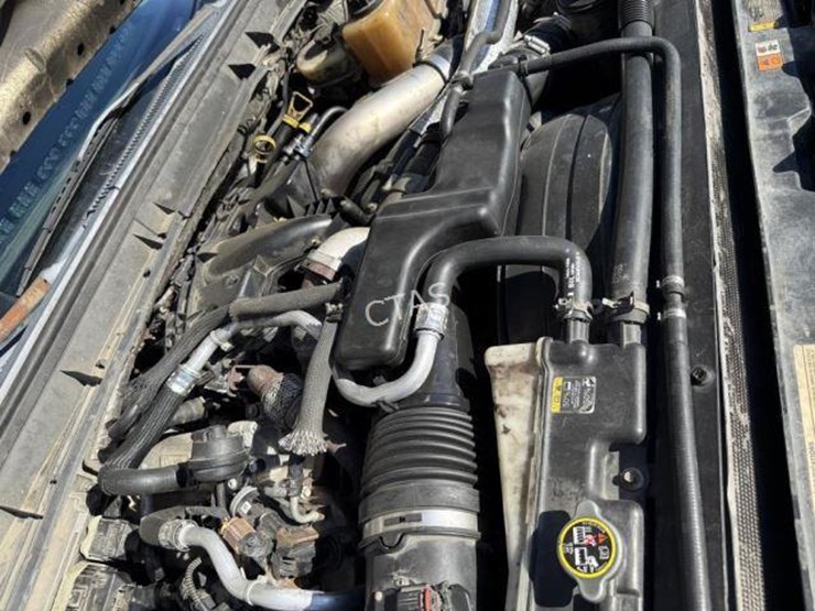 2011-ford-f550-image-32