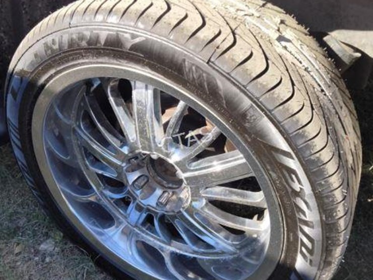 2003-chevrolet-suburban-image-4