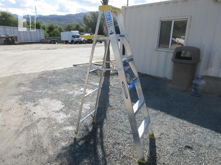 werner-6'-aluminum-step-ladder-image-2