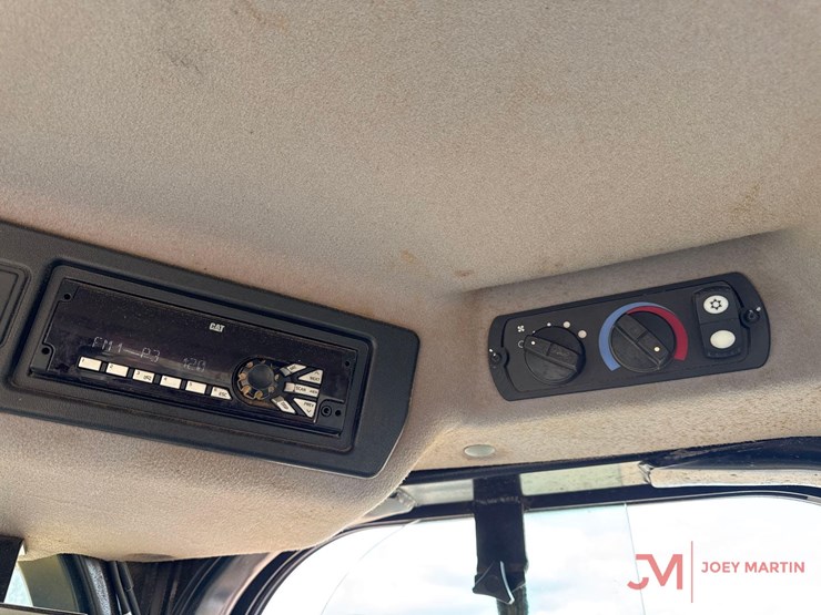 2021-caterpillar-950gc-image-21