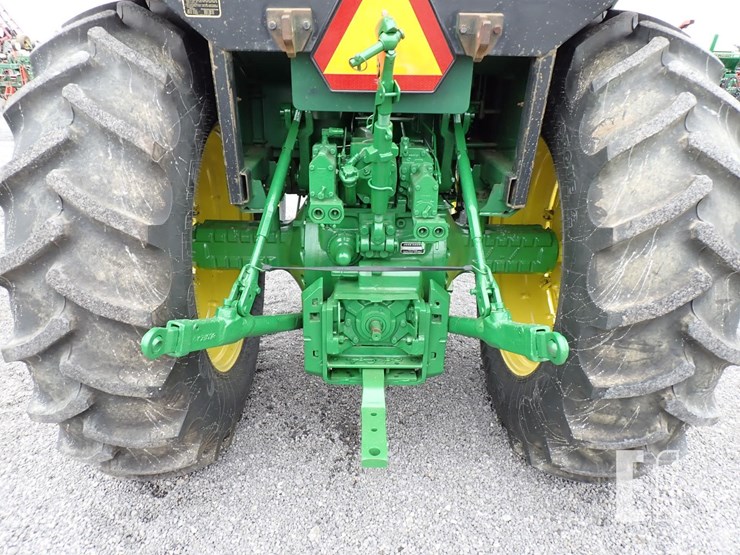 john-deere-4240-image-10