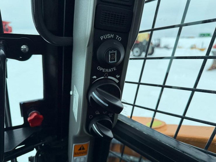 case-tv450b-image-41