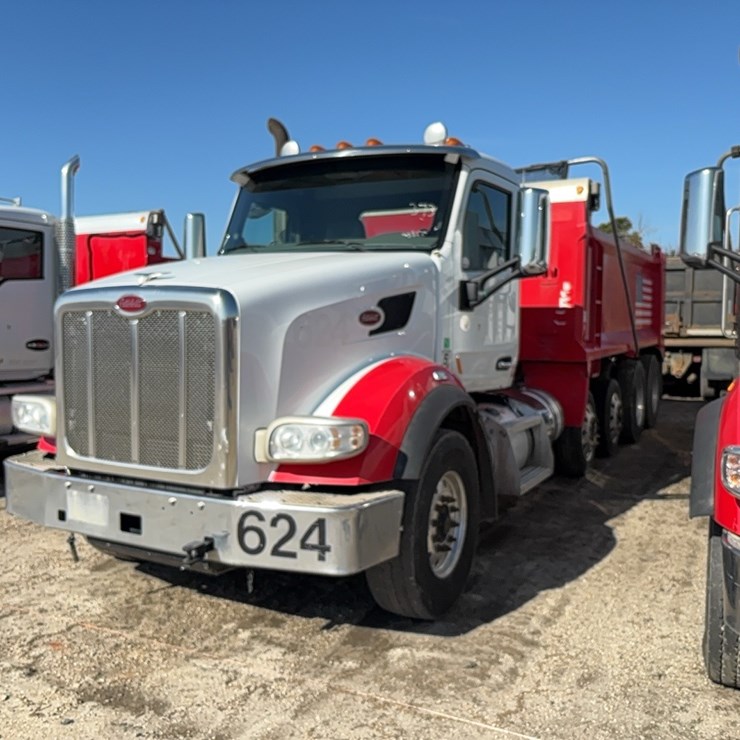 2015 PETERBILT 567