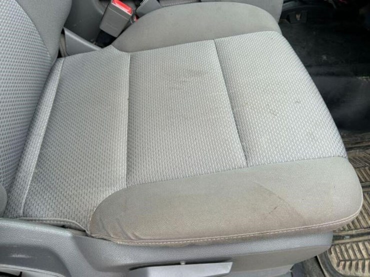 2018-chevrolet-silverado-2500hd-image-33