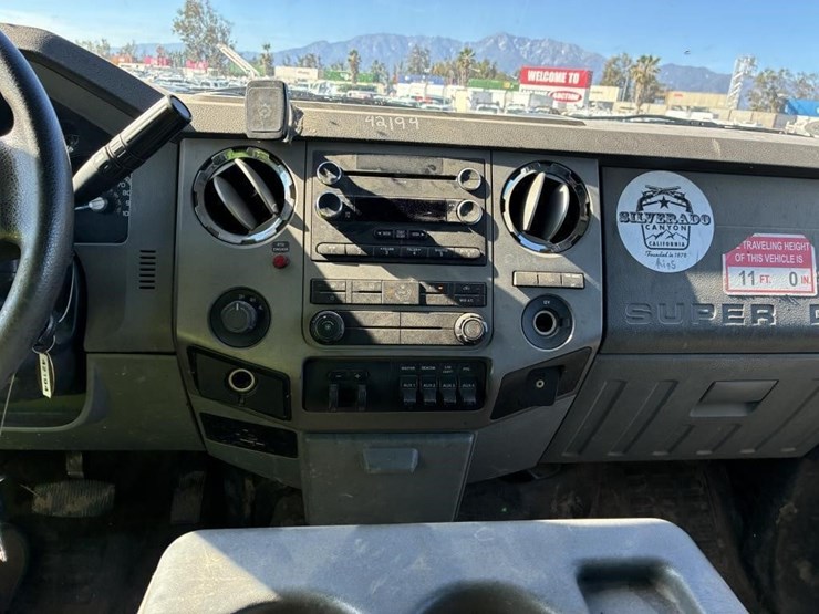 2012-ford-f550-xlt-image-12