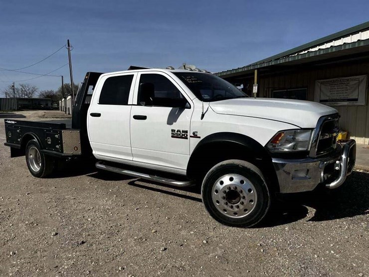 2014-dodge-ram-5500-image-1