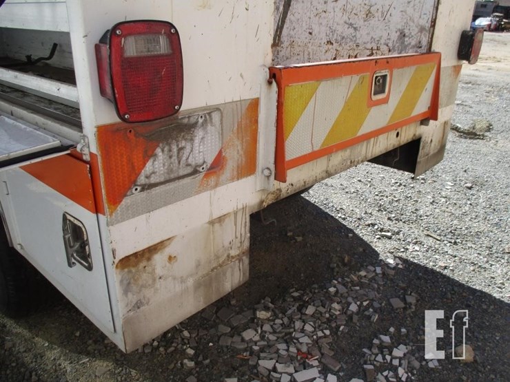 2002-dodge-2500-image-15