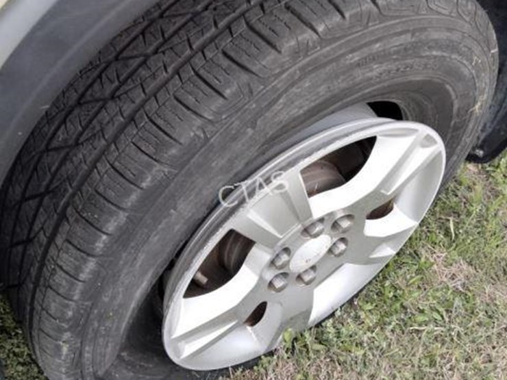 2012-gmc-acadia-image-4