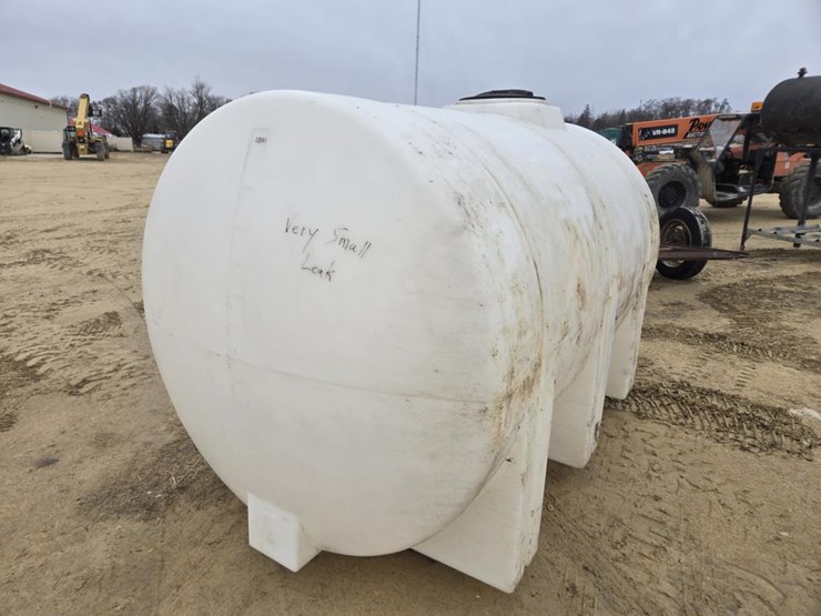 #26-•-1500-gallon-poly-round-tank-image-3