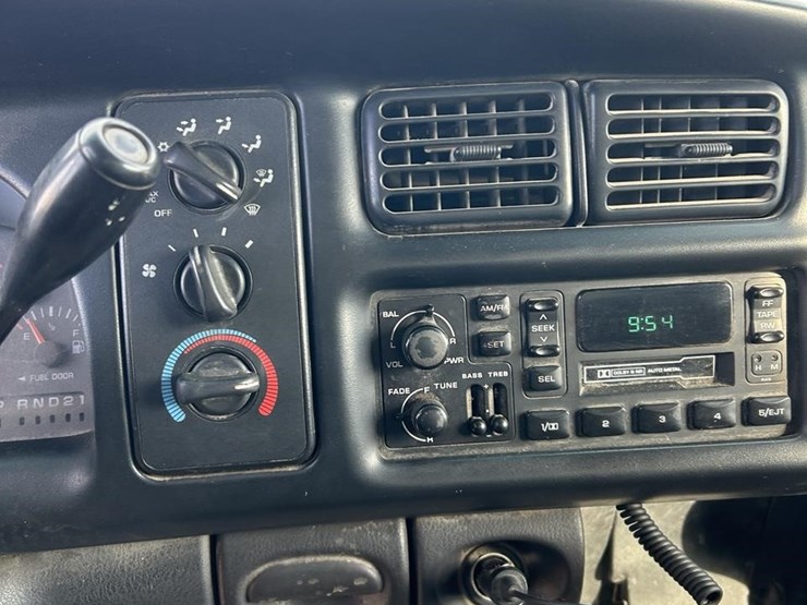 2001-dodge-ram-3500-image-16