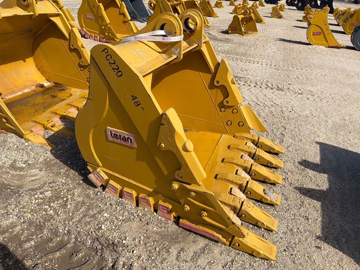komatsu-pc200-image-2