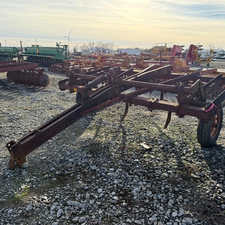 #36256 • 10' Chisel Plow Inv# 36256