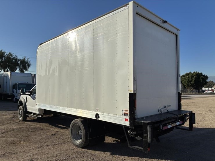 2022-ford-f450-xl-image-4