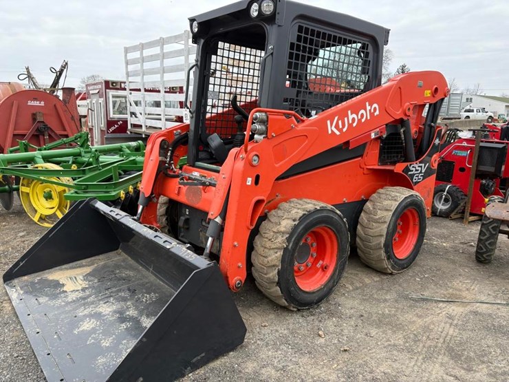 2023-kubota-ssv65-image-1