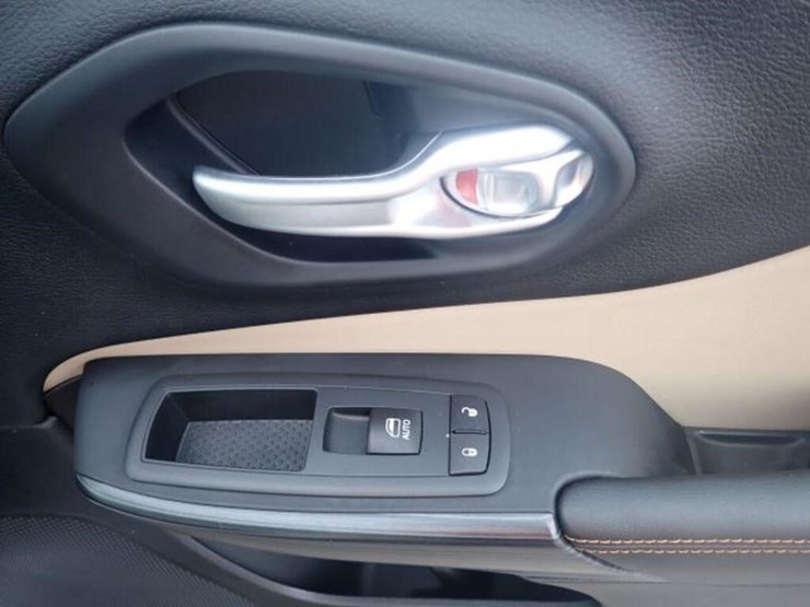 2016-jeep-cherokee-image-42