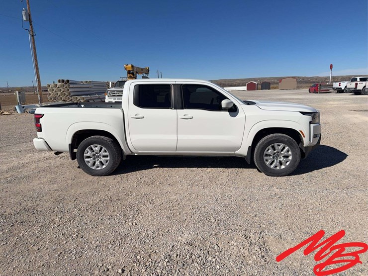 2022-nissan-frontier-sv-image-6