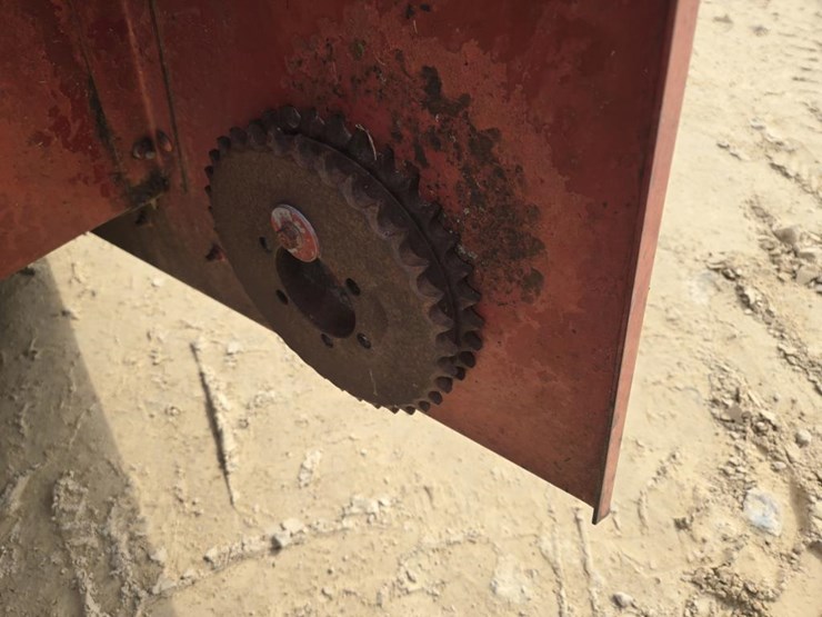 #425-•-case-1063-6-row-cornhead-image-6