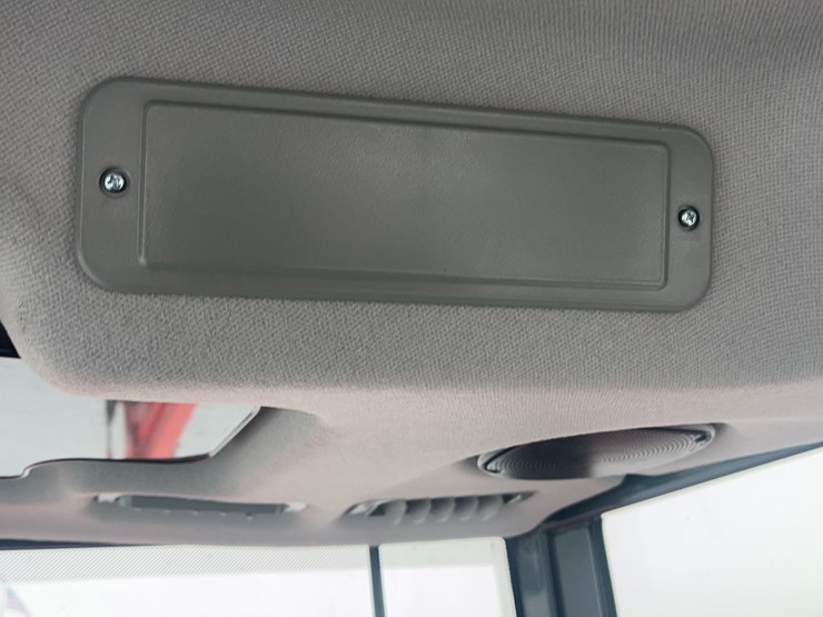 kioti-rx8320-power-shuttle-tractor-with-loader-image-42