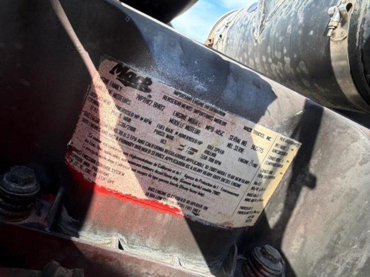 2009-mack-granite-gu813-image-45