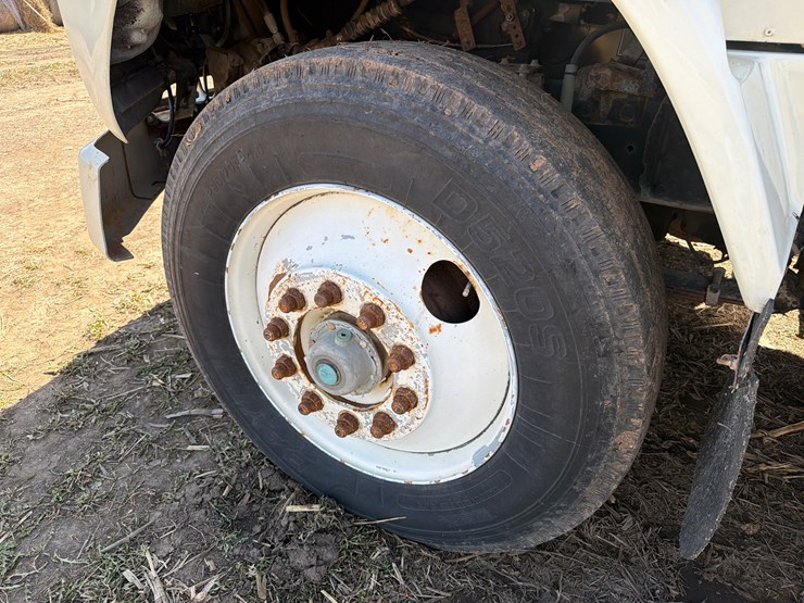 1989-ford-l9000-image-22