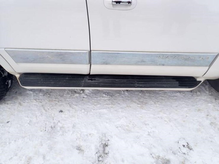 2009-lincoln-navigator-image-71