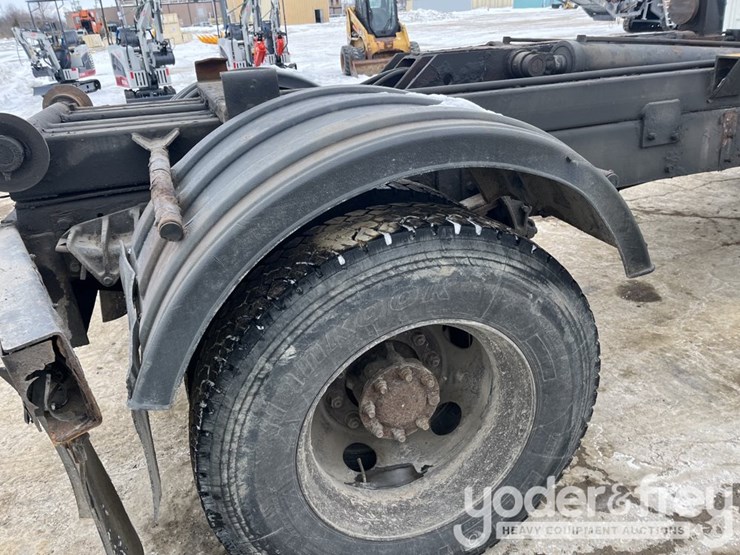 2002-international-durastar-4300-image-28