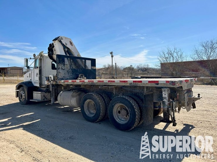 2000-peterbilt-385-image-3