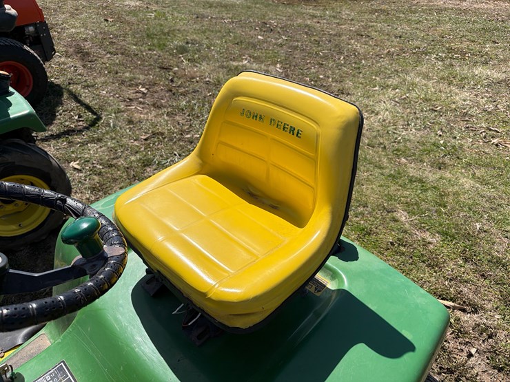 john-deere-322-image-9