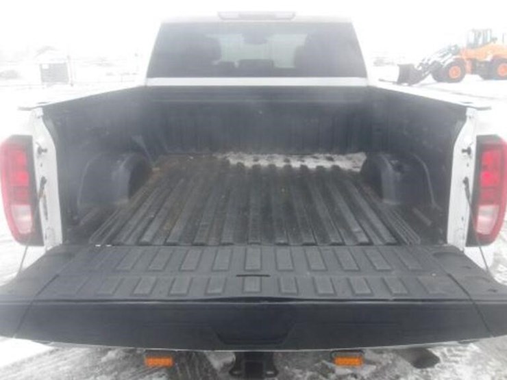 2022-gmc-2500hd-image-30