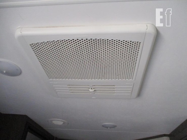 2020-jayco-jay-flight-rocky-mountain-edition-242bhs-image-22