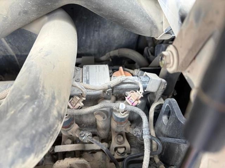 2017-takeuchi-tb240-image-17