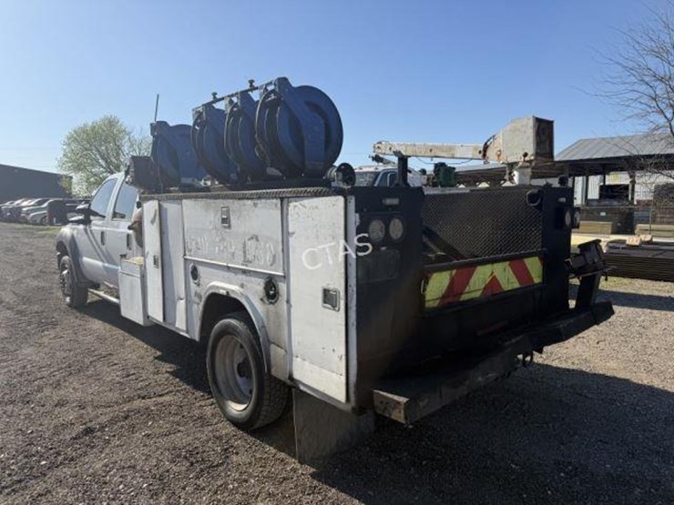 2011-ford-f550-image-14