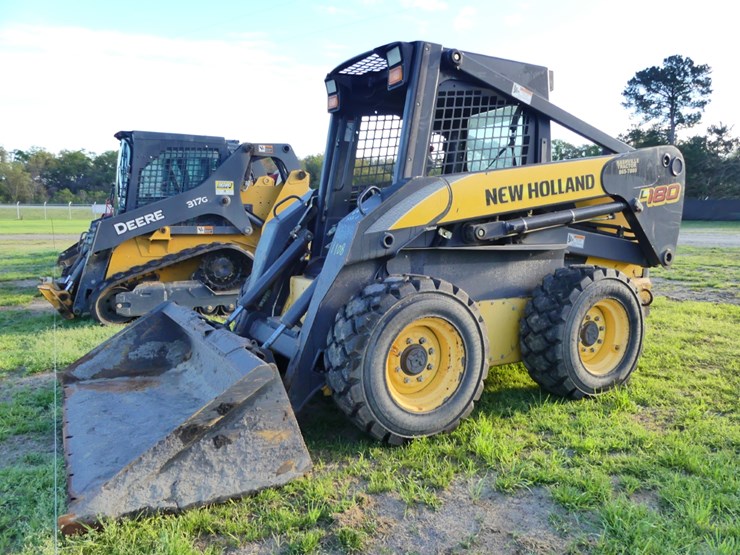 new-holland-l180-image-1